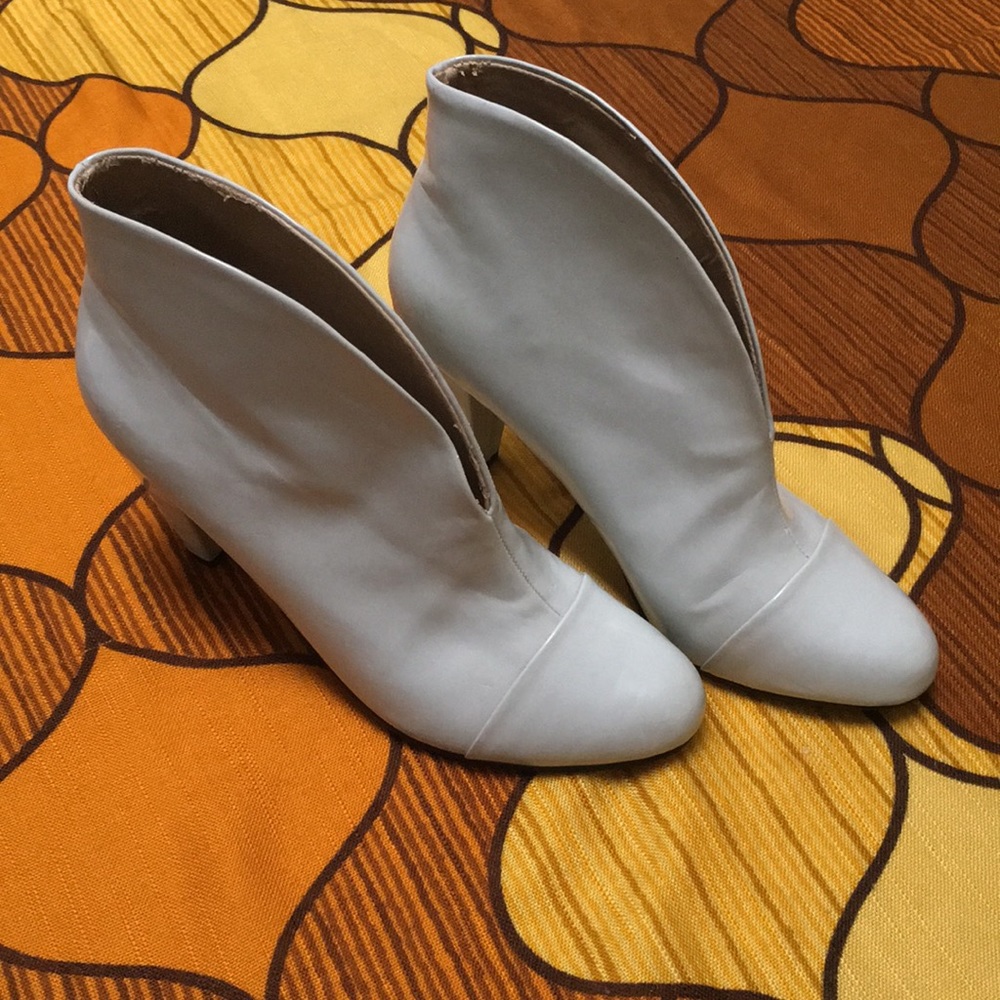 Mod White 60s Style Ankle Boot